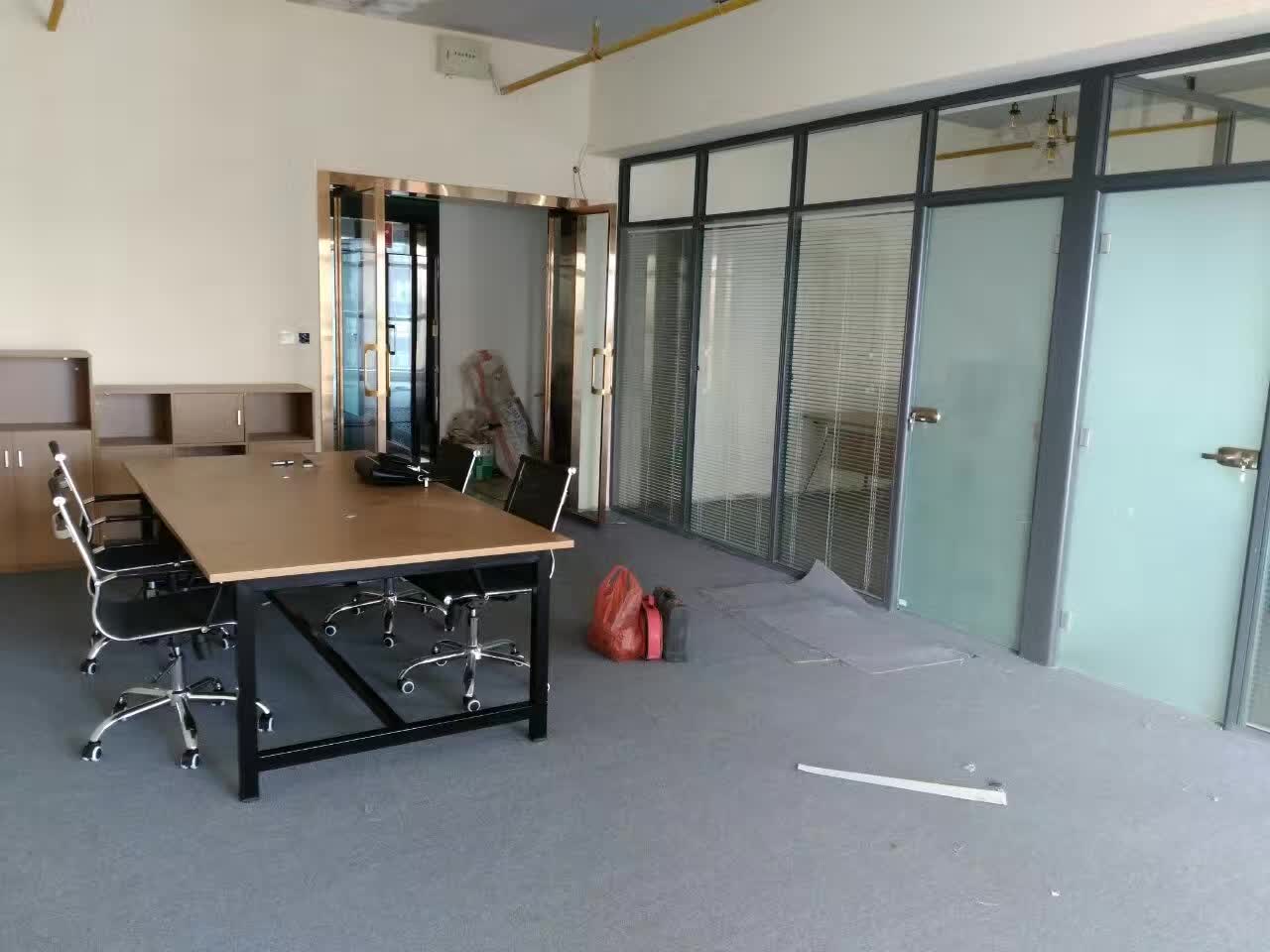 ���̰���