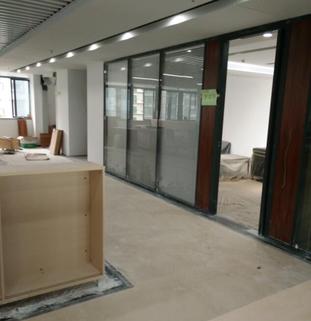 ���̰���