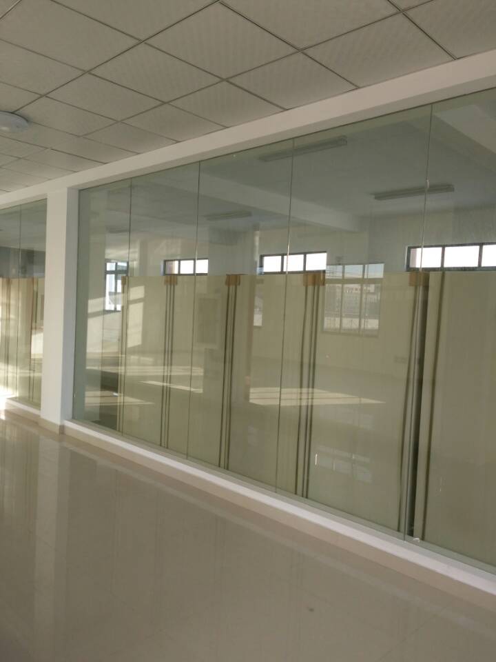 ���̰���