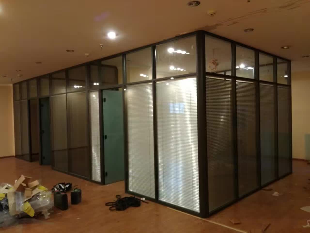 ���̰���