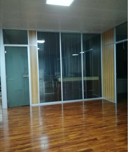 ���̰���